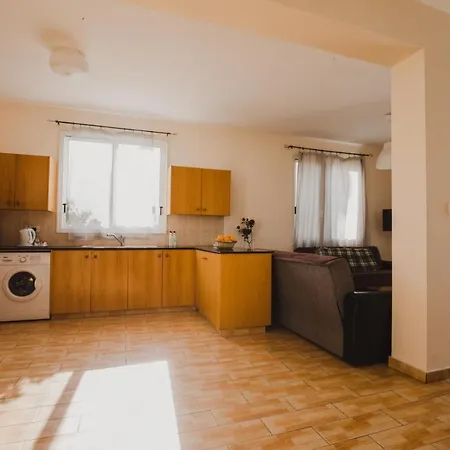 Papantonia House *