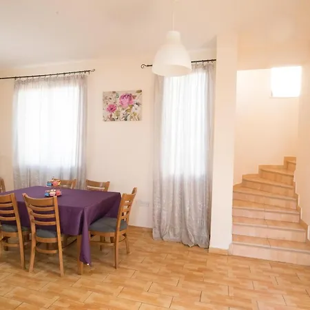 Papantonia House Дом отдыха